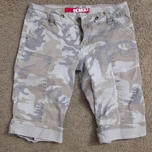 Camo capris